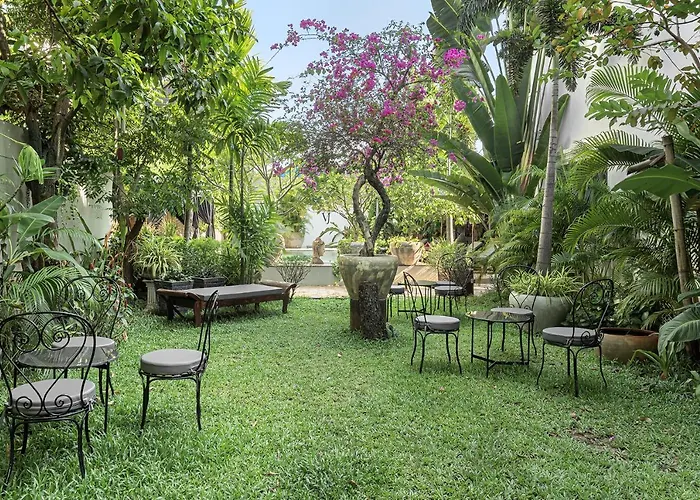 Hotel La Bastide De Caro 4*
